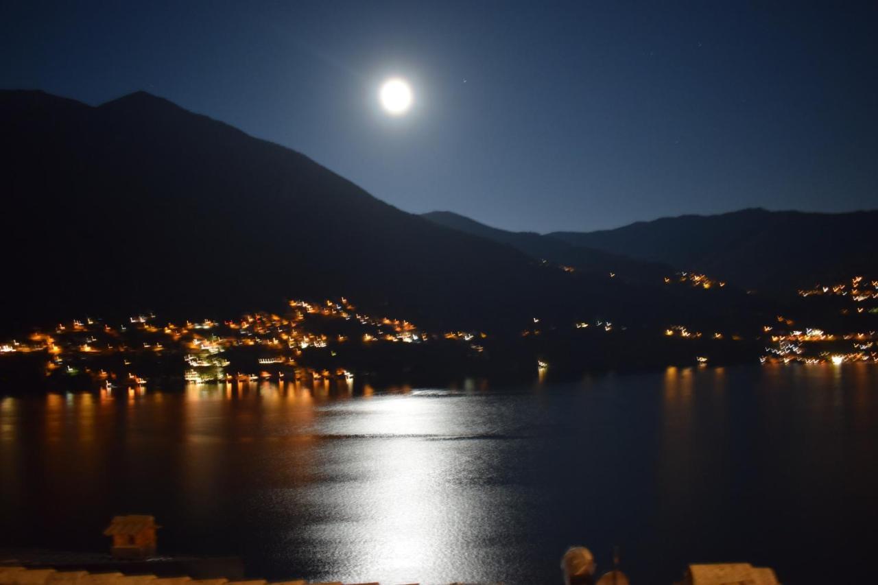 Romantic Home Stone With Amazing View Lake Of Como And Oleandra Laglio Exteriér fotografie